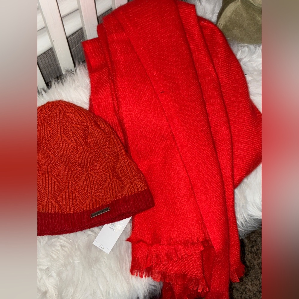 Merrell Red and Orange‎ Knit Beanie with NWT OLD NAVY scarf.